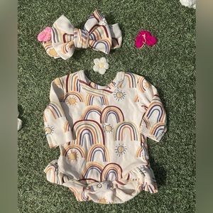 Kate quinn rainbow ruffle leg set